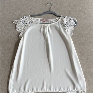 Philosophy Cream Lace Cap Sleeve Shell